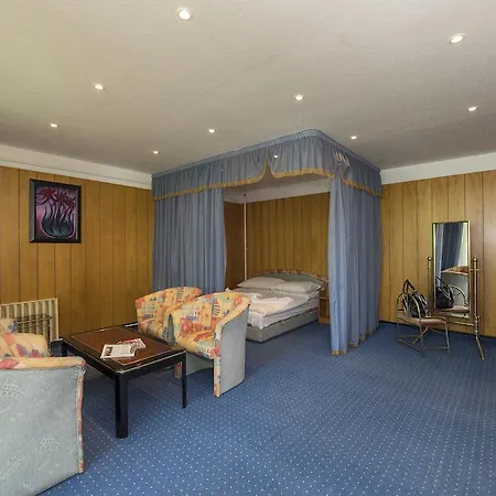 Hotel Familia 2*