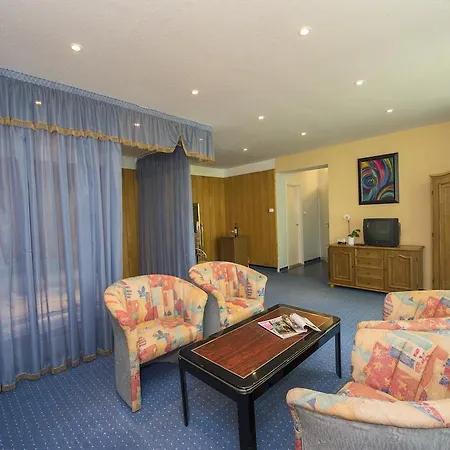 Hotel Familia 2*