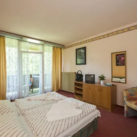 Hotel Familia 2*